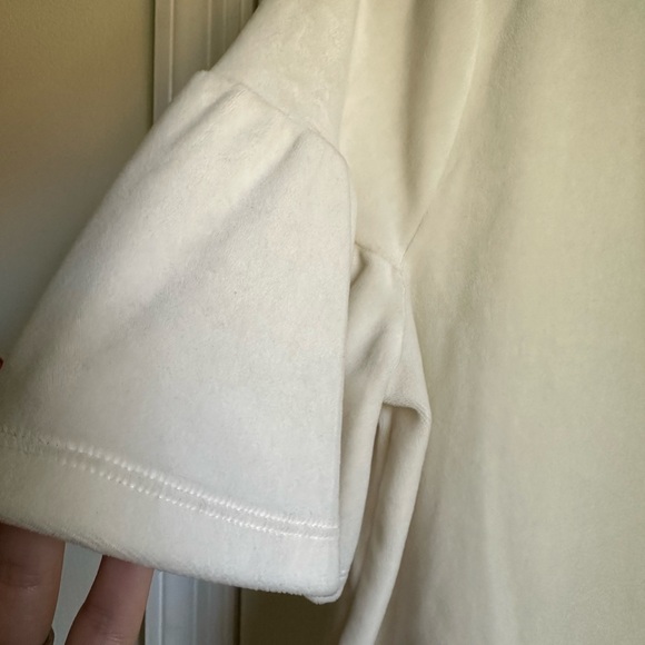 LOFT Cream Velvet Flutter Sleeve Top (Women’s M) - Picture 3 of 6